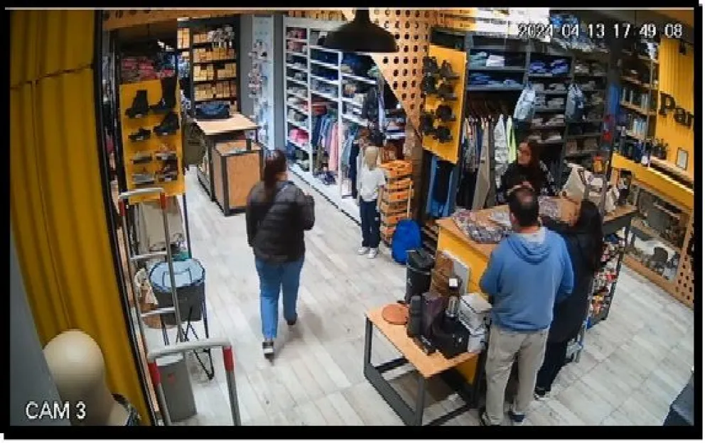 Mecheras en Salta: se llevaron prendas de un centro comercial y quedaron grabadas 