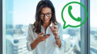 El truco que tenés que saber para leer los mensajes en WhatsApp y no aparecer en línea