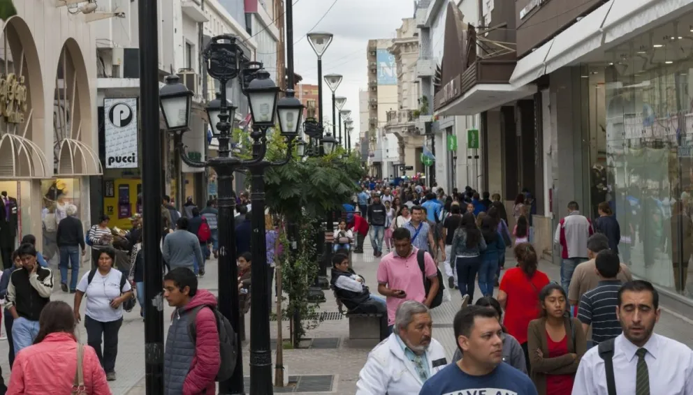La consultora de Martín Lousteau afirmó que bajó la inflación un 1%: qué dicen los comerciantes salteños