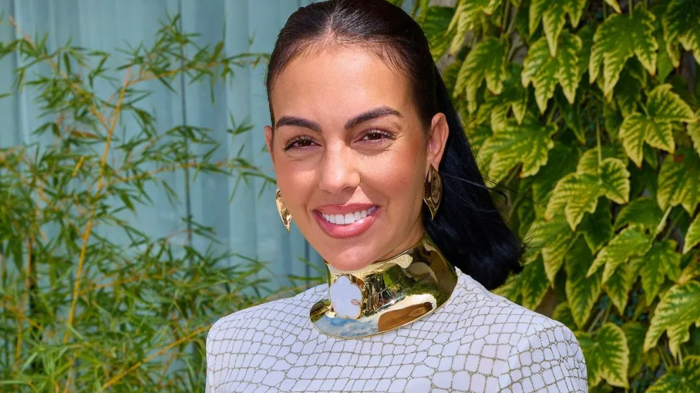 Georgina Rodríguez revela la curiosa razón por la que siempre lleva una cartera roja