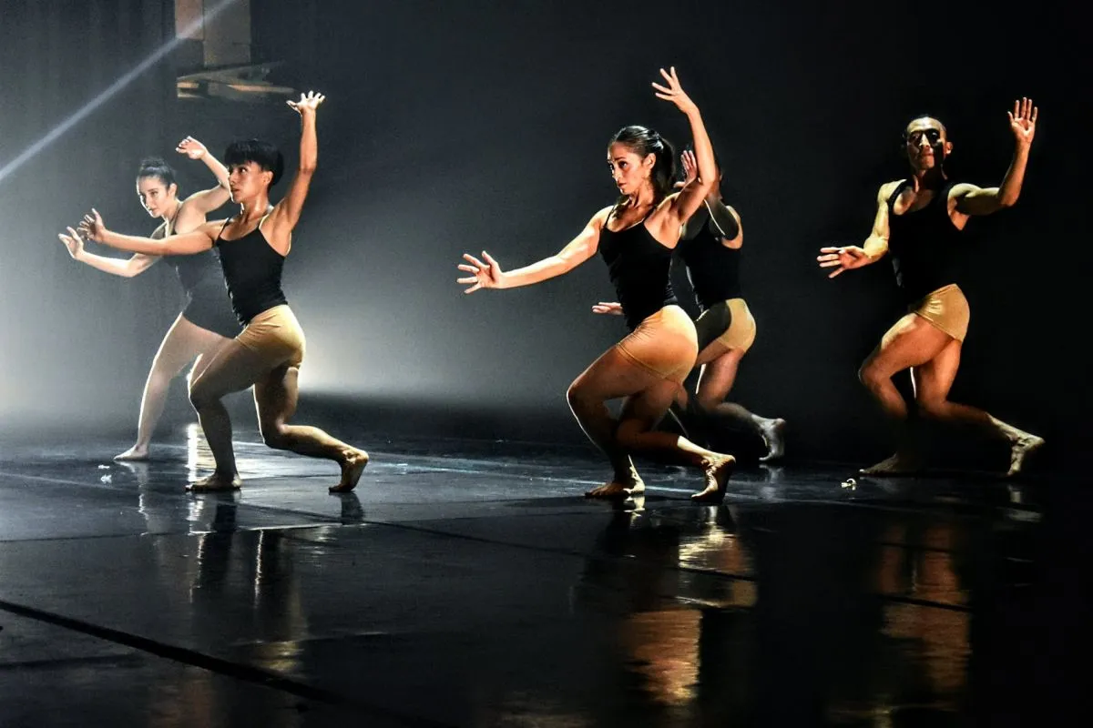 Baile joven salte&ntilde;a