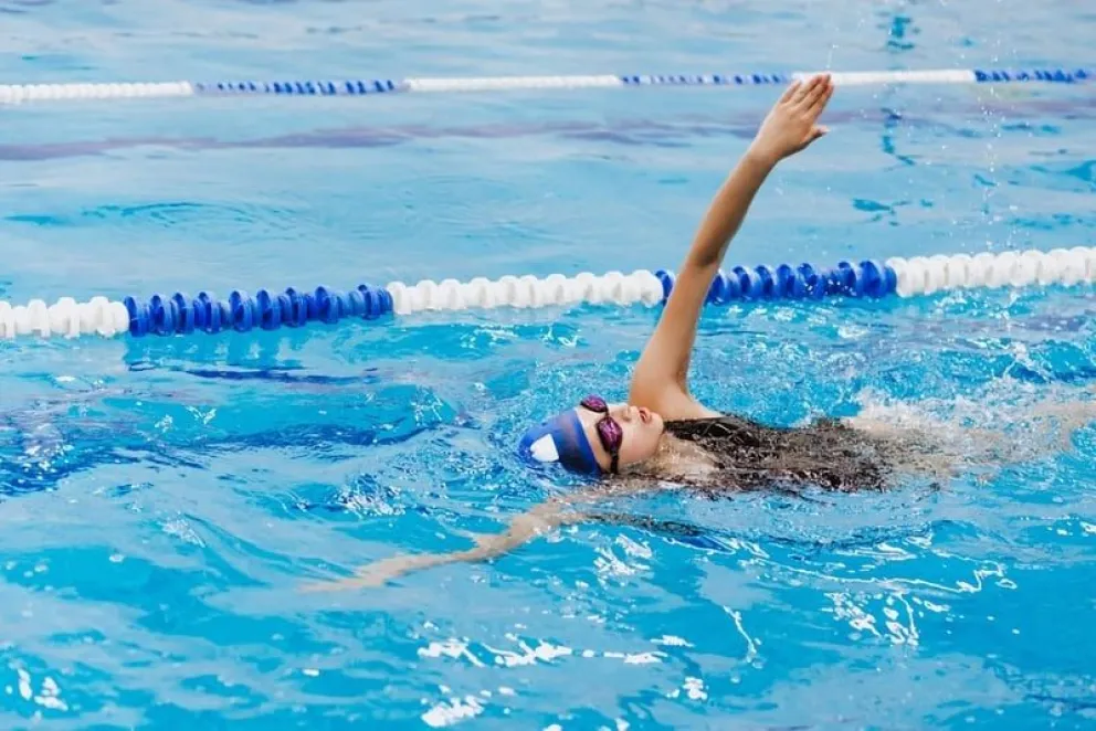 Tres hermanas y una sola pasión: conocé a las jóvenes salteñas que se destacan en natación 