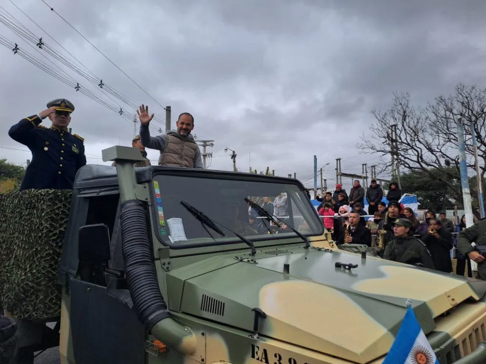 En la ciudad, Emiliano Durand encabezó el acto oficial por los 214 años de la Revolución de Mayo