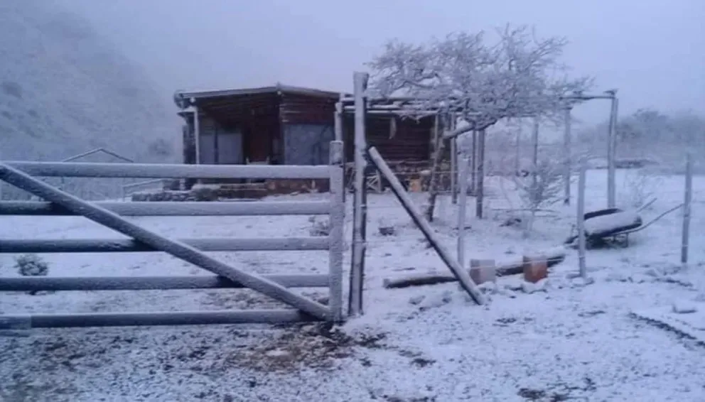 La Quebrada de San Lorenzo se tiño de blanco: nieve y temperaturas bajo cero