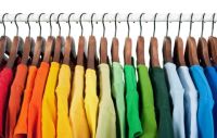 El truco definitivo para devolver el color perdido a tus prendas: con dos ingredientes que tenés en casa