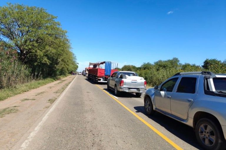 Atención conductores: piqueteros cortaron la Ruta 34 y hay caos ...