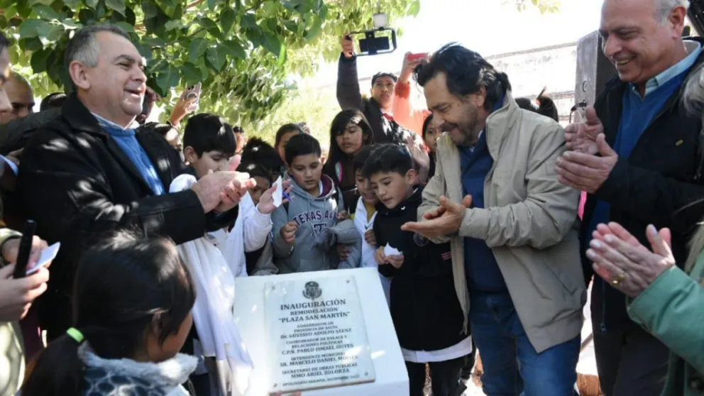 Gustavo Sáenz impulsa obras en Apolinario Saravia: plaza remodelada y extensión universitaria