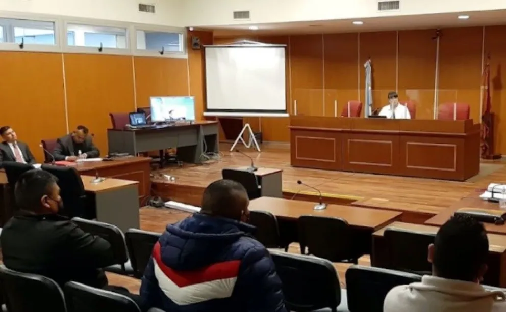 joven salte&ntilde;o polic&iacute;as absueltos