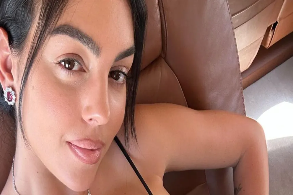 Completamente mojada, Georgina Rodríguez deja ver su espectacular figura