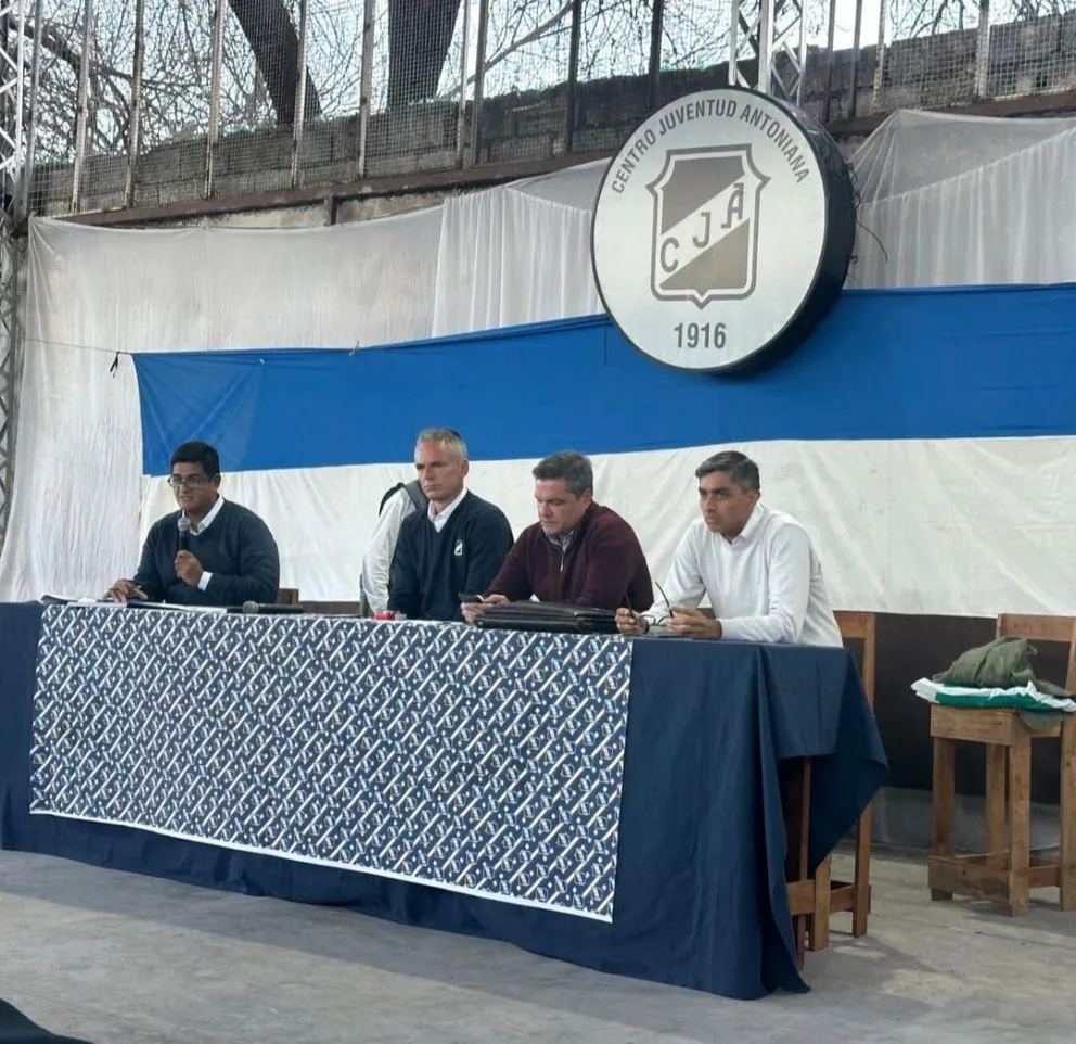 Gustavo Klix, presidente de Juventud Antoniana: "El club está complicado, hubo mucho desorden administrativo"