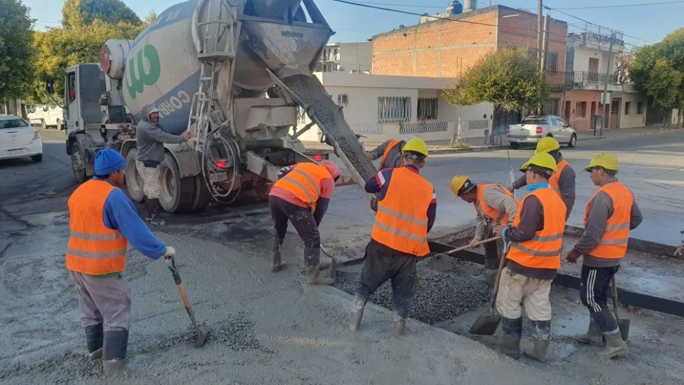 La Municipalidad de Salta avanza con el arreglo de calles en distintos puntos del centro salteño