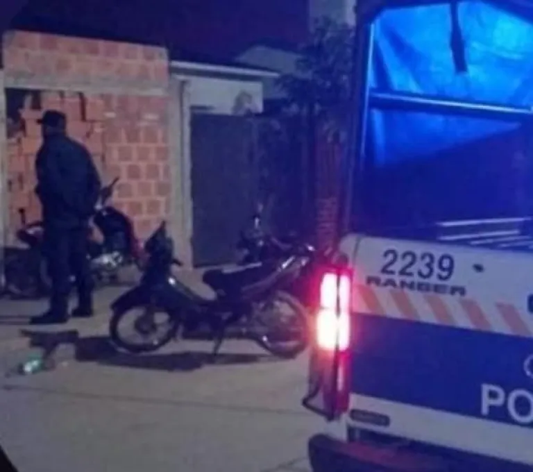 fiesta clandestina embarcaci&oacute;n polic&iacute;a de Salta