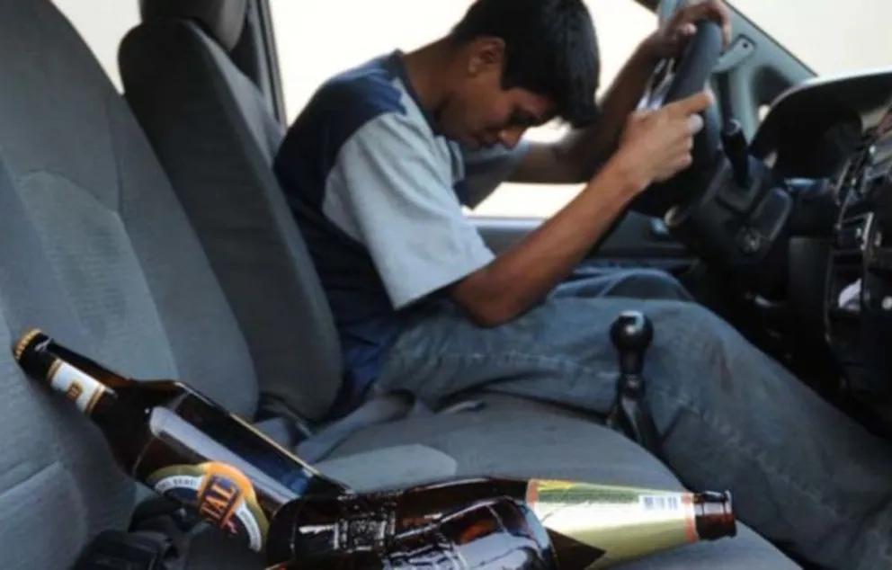 Locura al volante: conductor borracho arrasó con todo lo que tenía a su paso