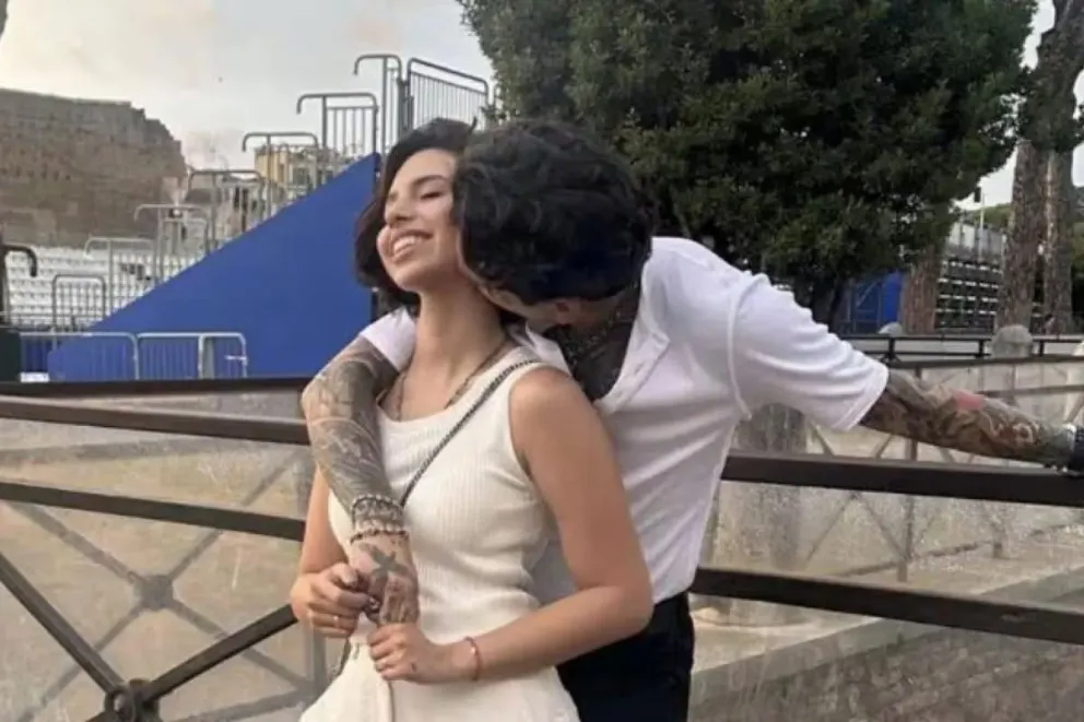 Usuarios de redes apuntan contra Ángela Aguilar tras confirmar su romance con Christian Nodal