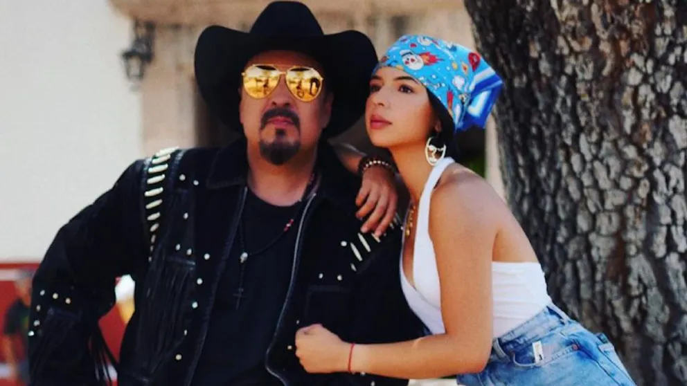 Pepe Aguilar protagonizó icónico momento en su concierto al hacerle una petición a su hija Ángela provocando reacción entre el público