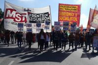 |URGENTE| Transitar por el centro de Salta es imposible: movimientos marchan contra contra la Ley Bases