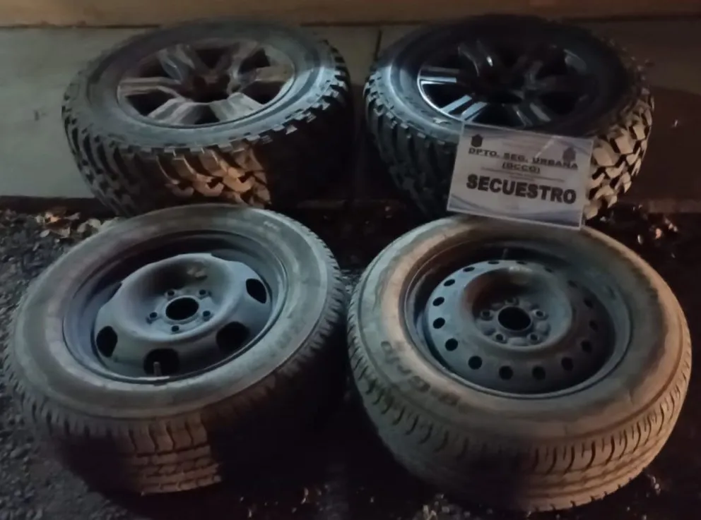 Delincuentes robaban ruedas de vehículos en la zona norte de la ciudad 