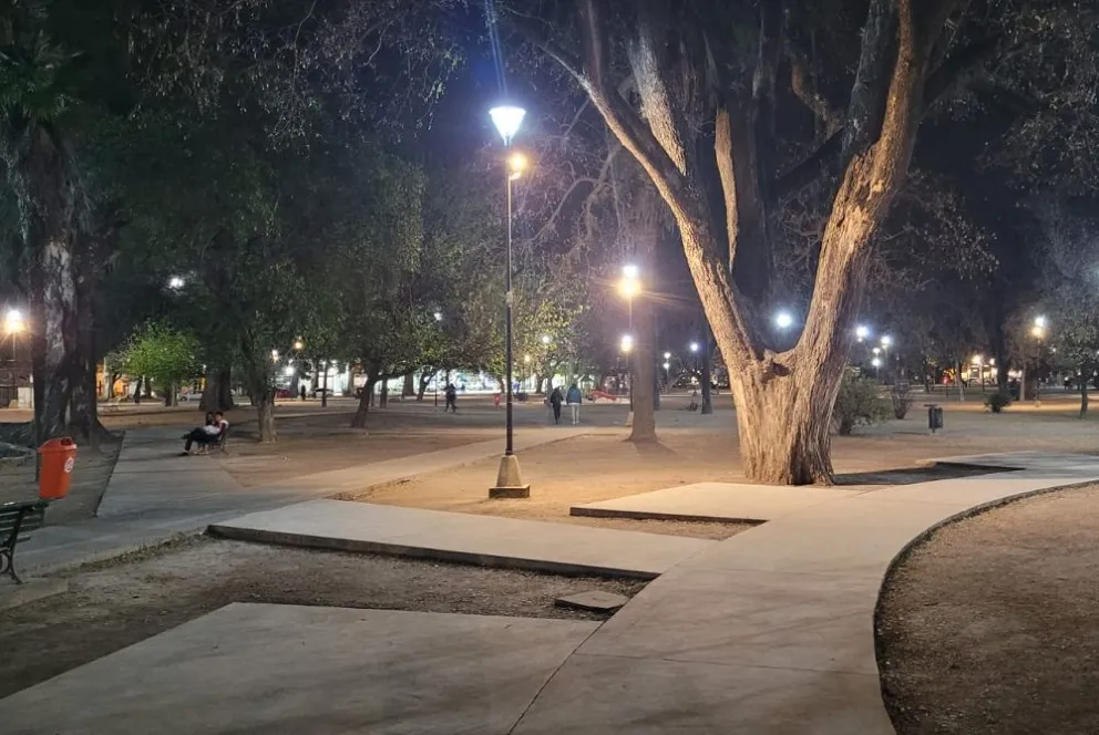 Terror en Salta: una familia caminaba por Parque San Martín y les dispararon desde un auto 