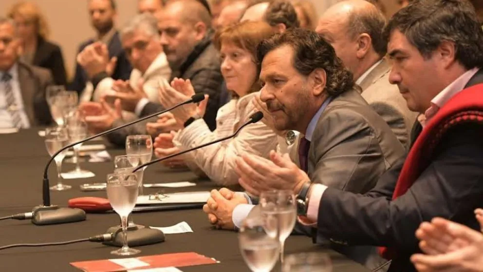 Importante victoria para Gustavo Sáenz: el Senado aprobó la reforma tabacalera