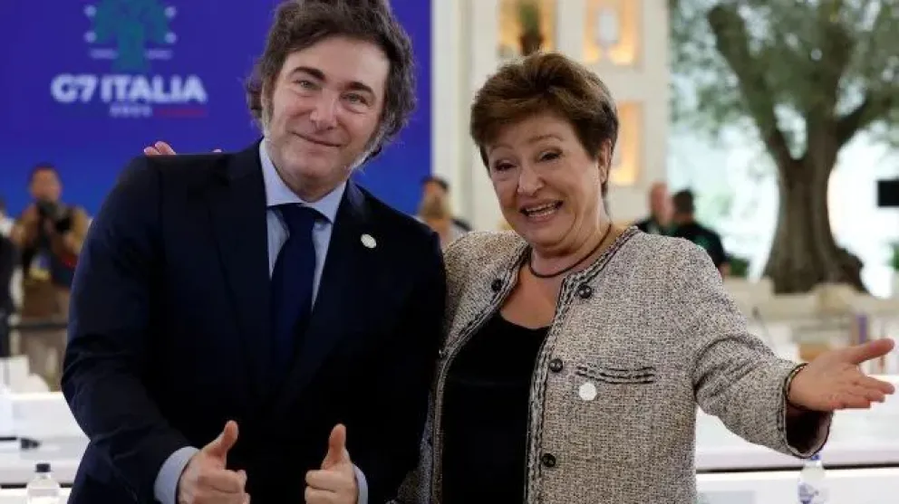 En su viaje al G7, Javier Milei mantuvo una reunión clave con la directora del FMI, Kristalina Georgieva