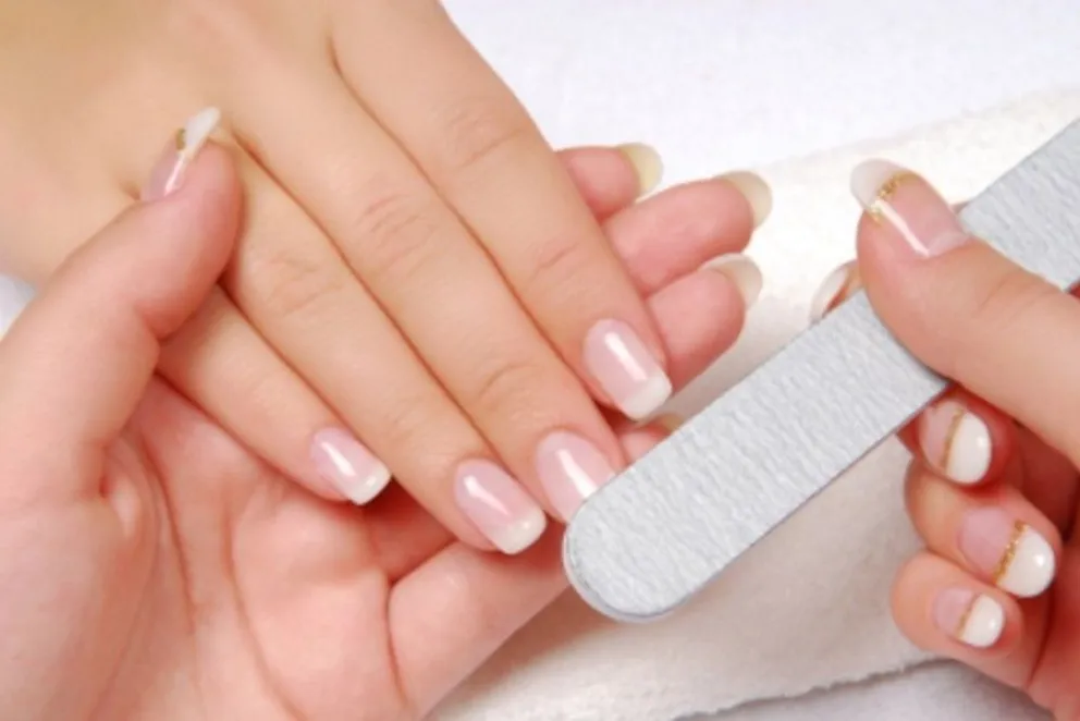 u&ntilde;as de gel-truco