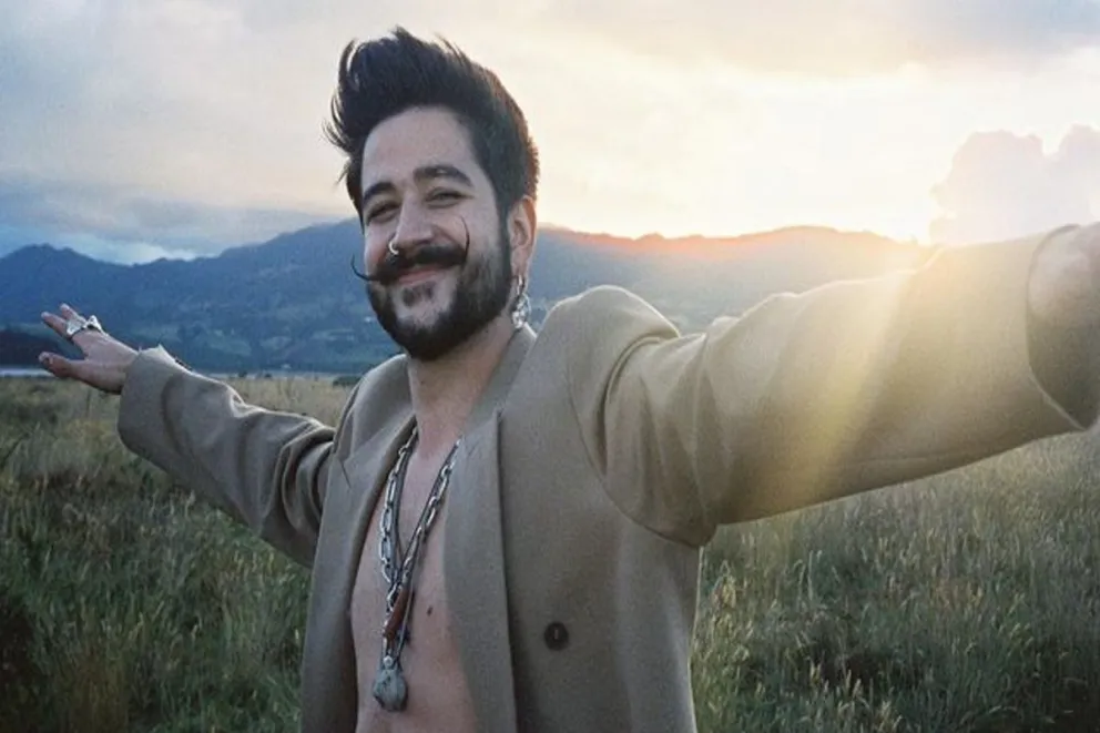 Camilo Echeverry porta extraño amuleto que contiene residuos líquidos de Evaluna