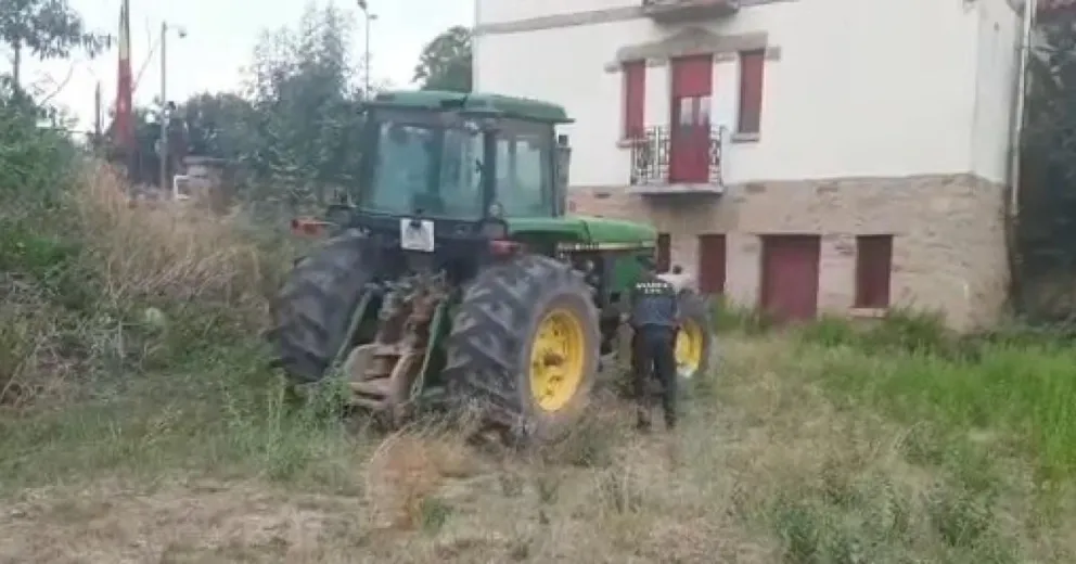 Delincuentes robaron un tractor de un campo y se fugaron sobre la Ruta 20