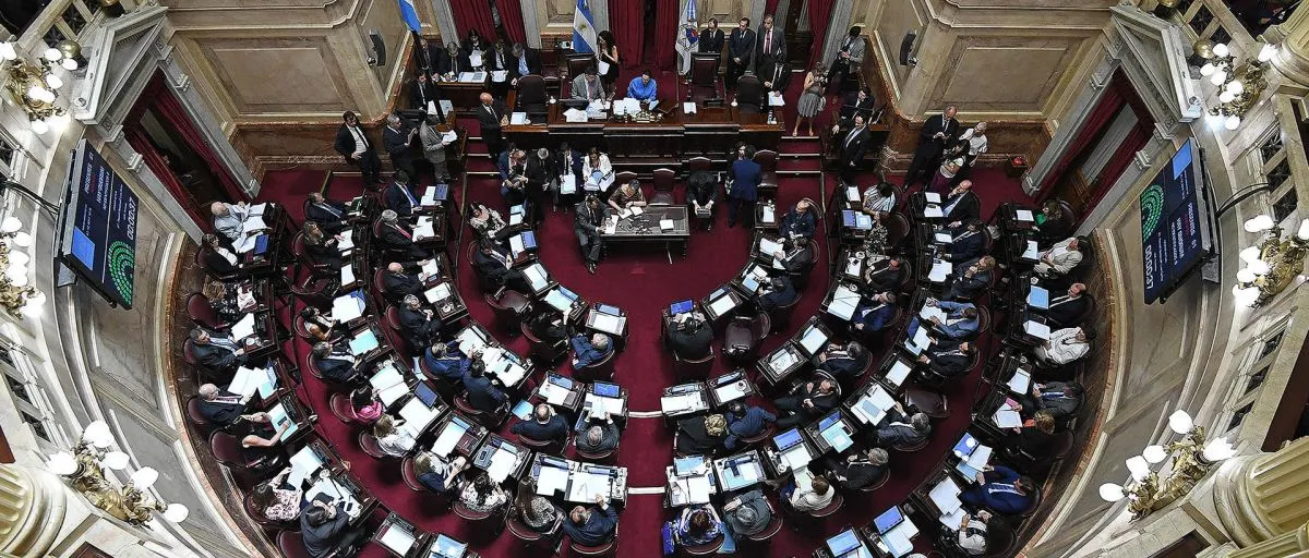 Senado discute la Ley Ficha Limpia