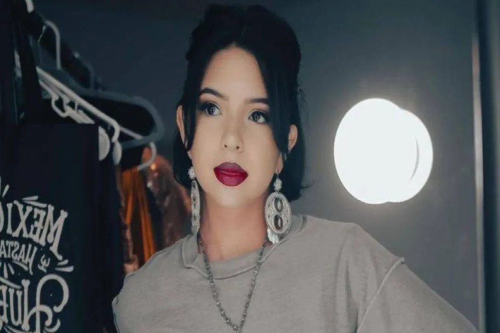 La foto de Ángela Aguilar con Christian Nodal que está revolucionando al mundo