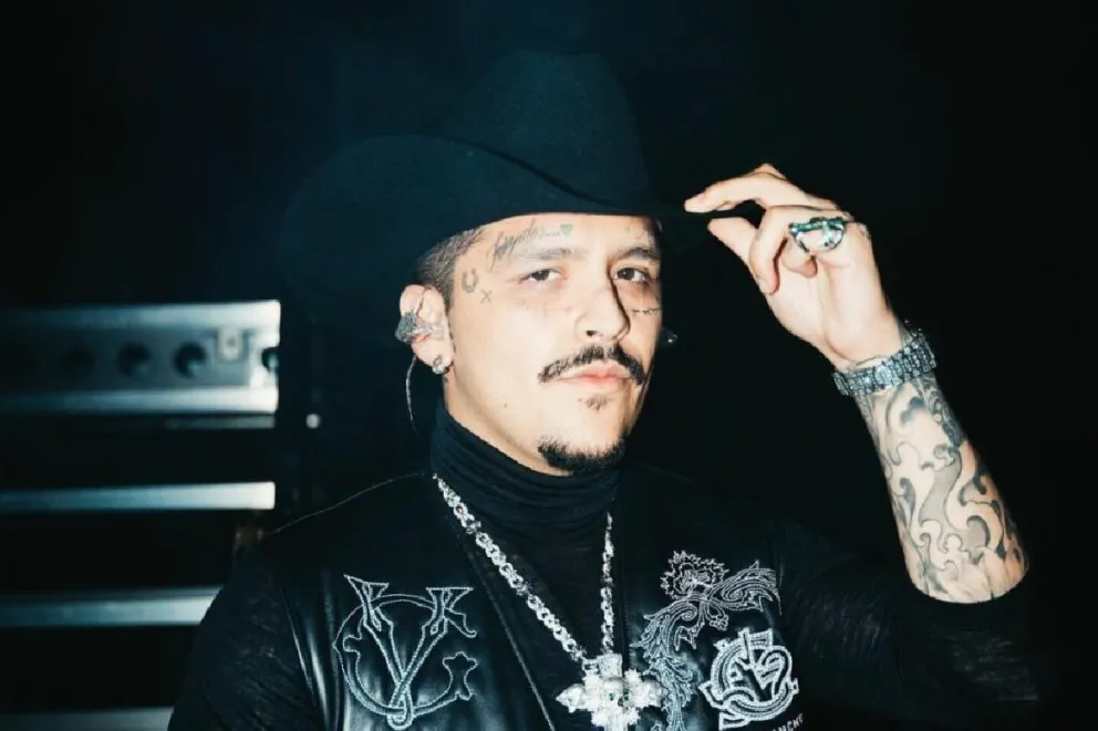 La polémica reacción de Christian Nodal ante fanático que le pidió foto junto a Ángela Aguilar