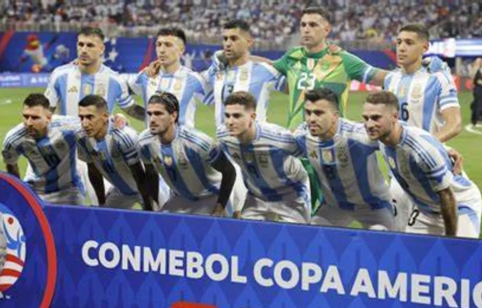 Argentina enfrenta a Chile por la Copa América: horario, posibles formaciones y cómo verlo