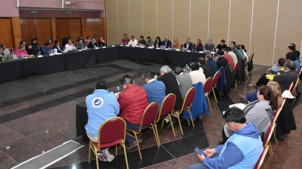 Paritarias en Salta: el Gobierno y los gremios acordaron un aumento del 33%