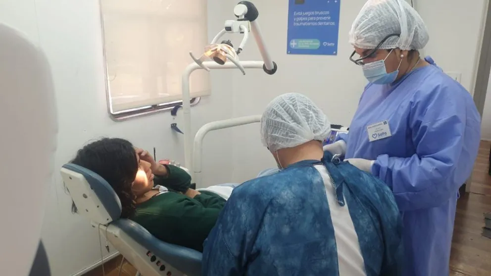 Por segunda vez, el móvil odontológico de la Municipalidad de Salta brindará atención gratuita en la UNSa