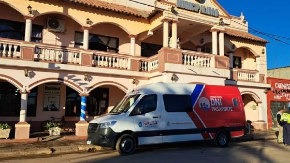 El móvil del Registro Civil llegó a Colonia Santa Rosa: estos son los trámites que se pueden realizar