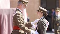 Descubrí el misterioso gesto de la princesa Leonor en la ceremonia de la Academia Militar junto a su familia