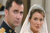 La razón detrás de la ausencia del beso entre la reina Letizia y el rey Felipe en su boda real