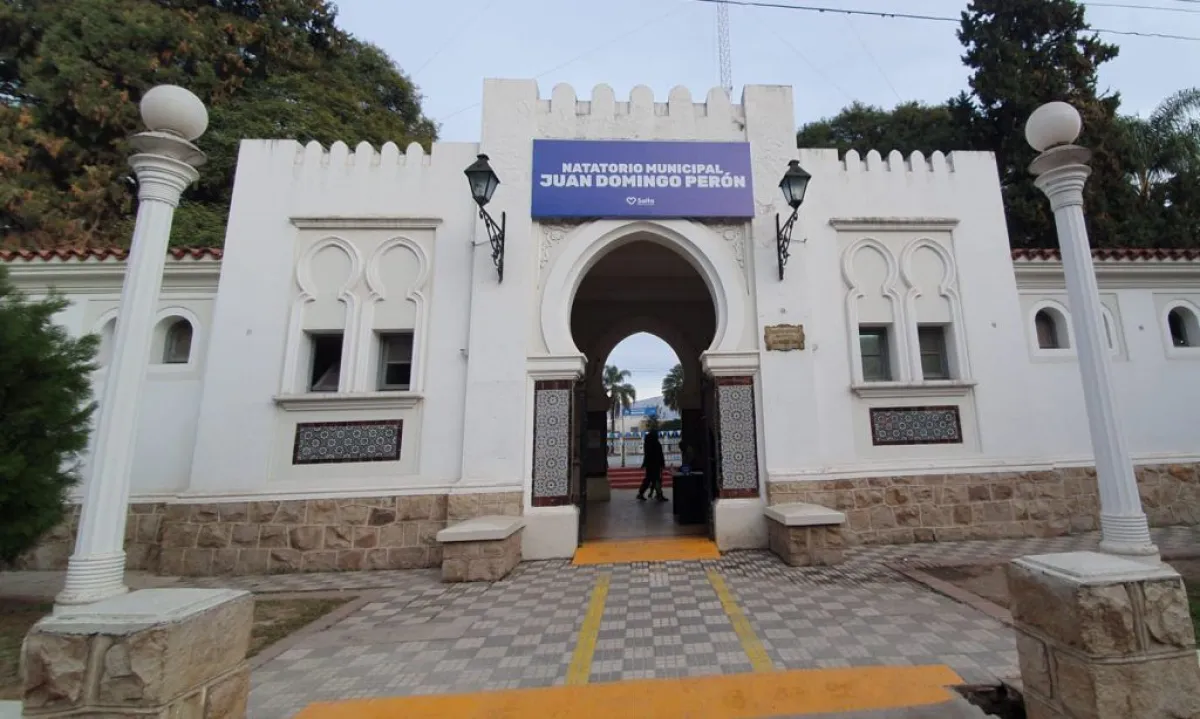 Natatorio Per&oacute;n 