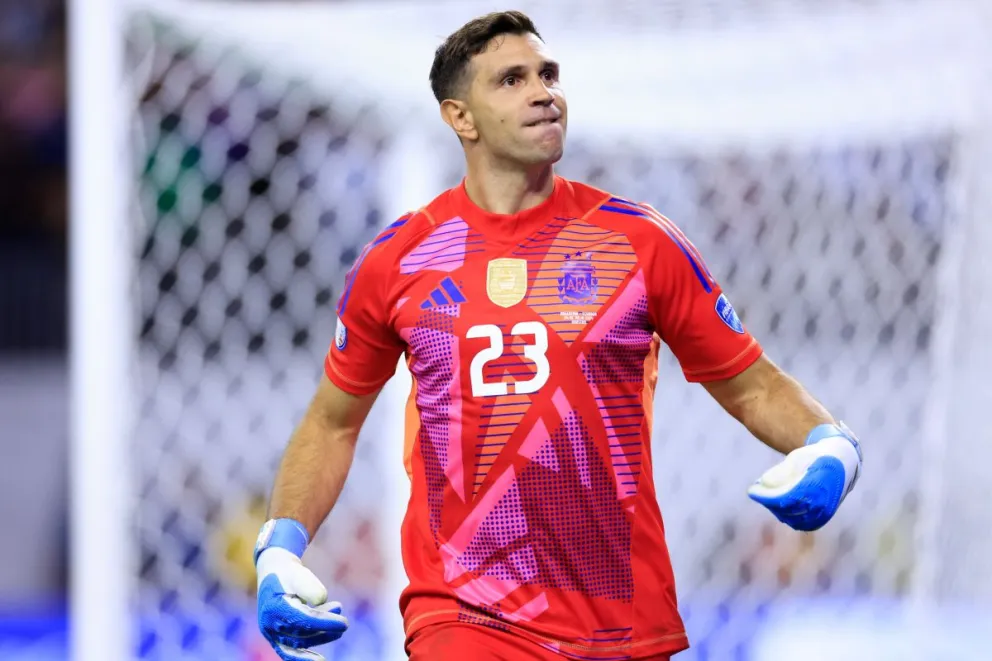 Con el Dibu Martínez como héroe en los penales, la Selección Argentina logró vencer a Ecuador y pasó a semis