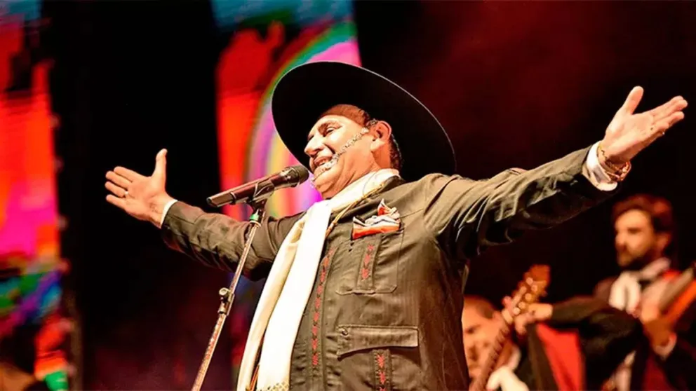 Conocé a la mujer que junto al Chaqueño Palavecino ha sido pieza fundamental en su carrera musical