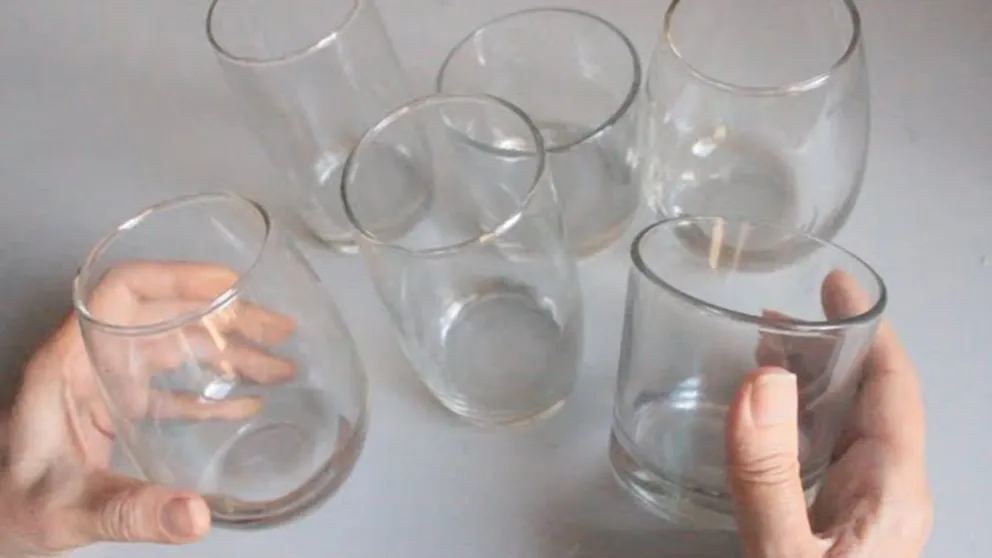 Ahorrá con este proyecto de reciclaje: transforma los viejos vasos de vidrio en hermosos portavelas