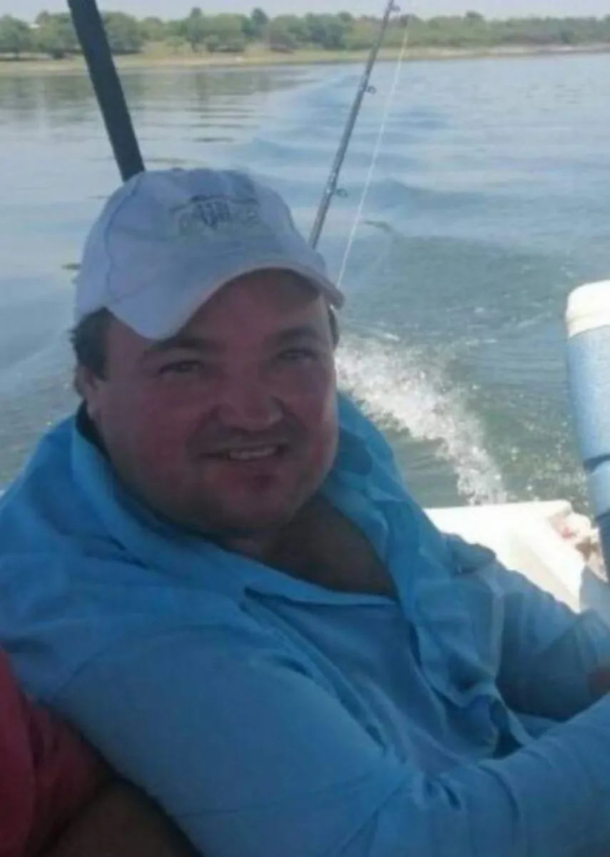 Adr&iacute;an P&eacute;rez calcinado en Mosconi