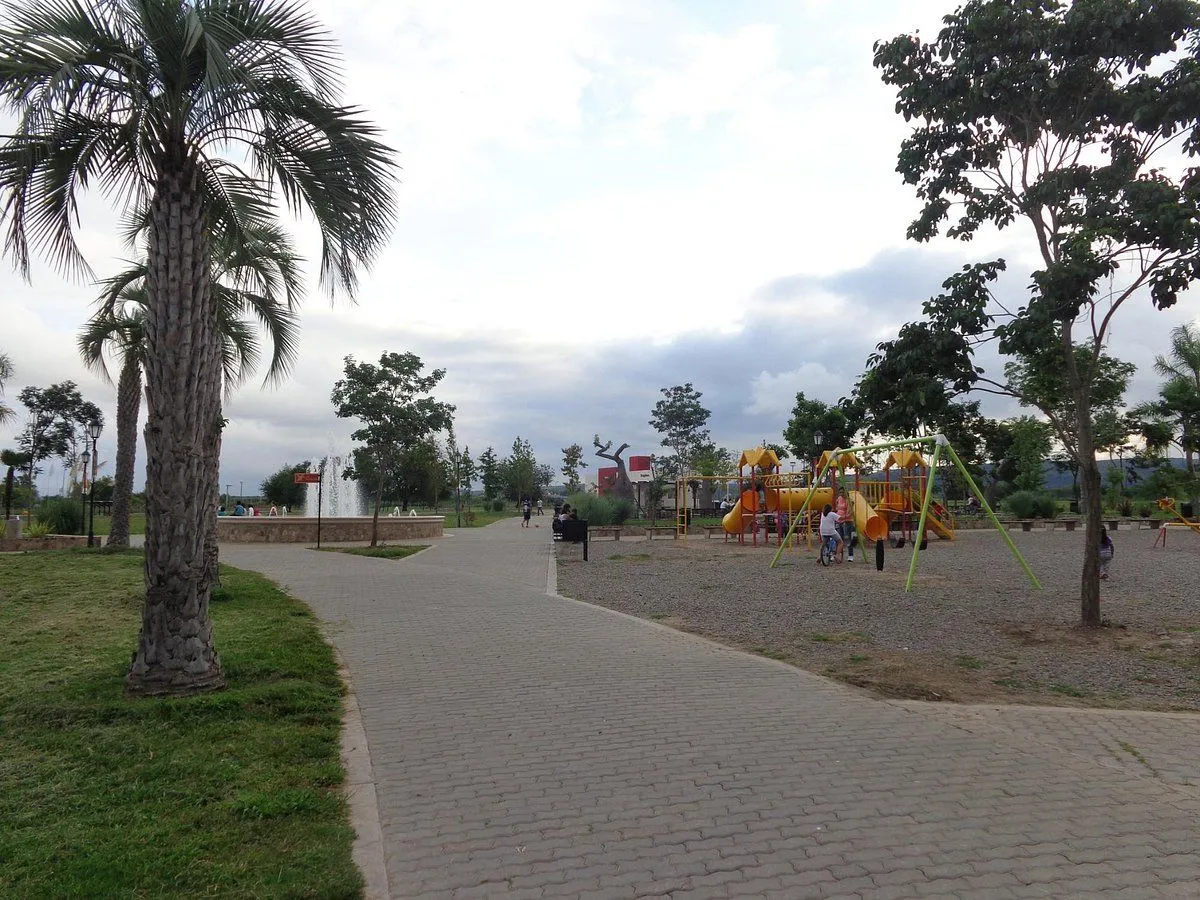 PLAZA MET&Aacute;N
