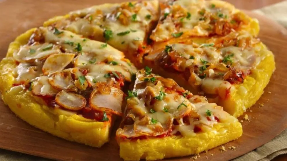 Descubrí la deliciosa pizza de polenta que te sorprenderá: una receta fácil y económica
