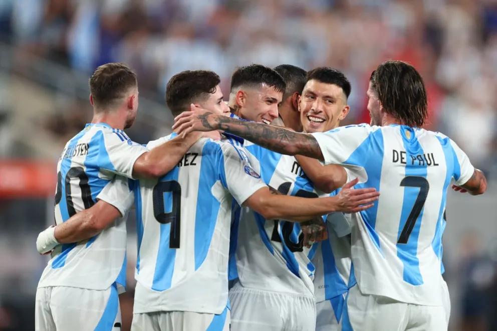 Somos finalistas: la Selección Argentina le ganó 2 a 0 a Canadá y avanza en la búsqueda del bicampeonato