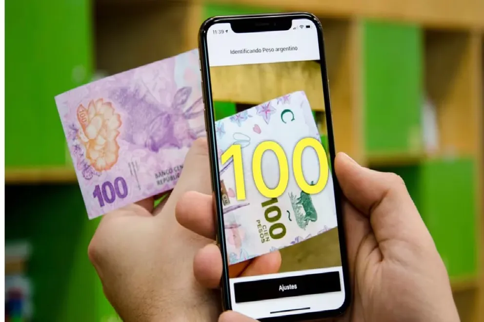 Descubre el increíble truco con tu celular para comprobar si un dólar es falso