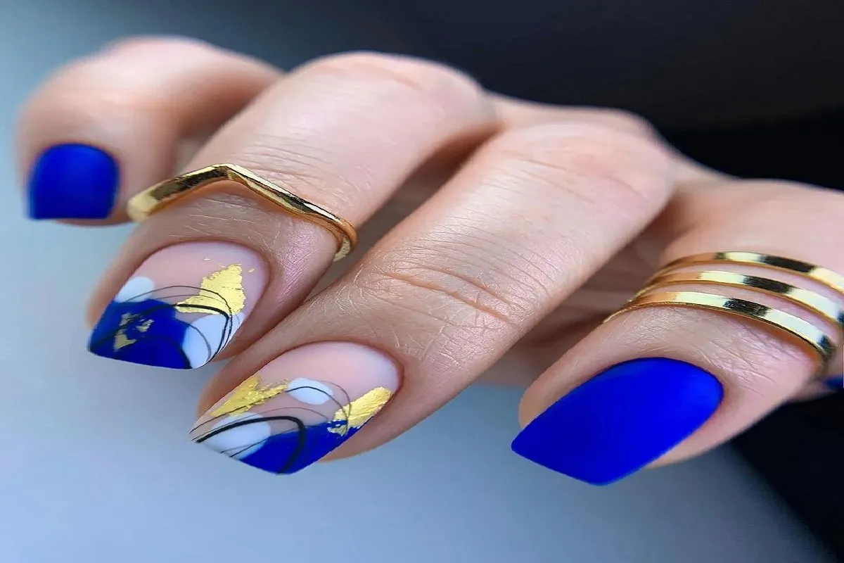 nail art azul