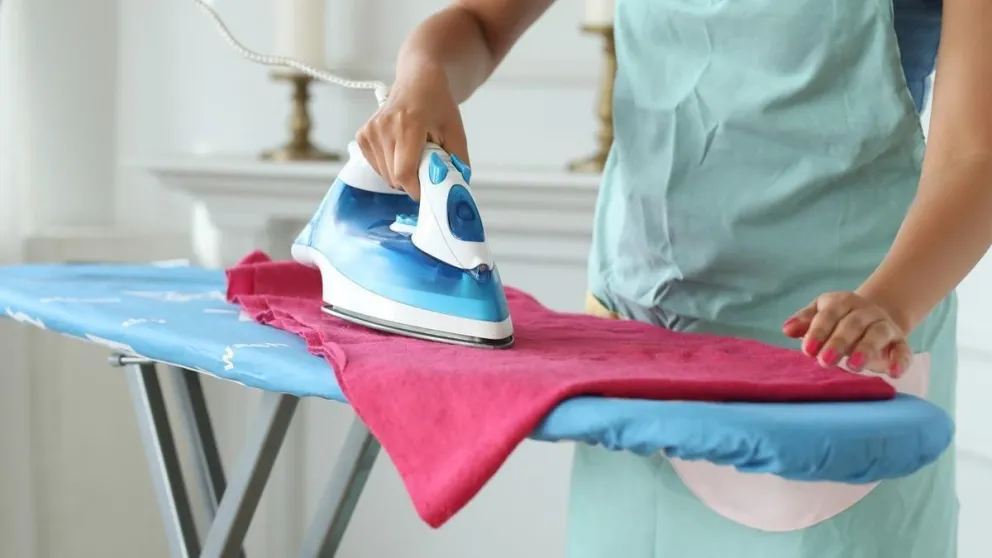 Descubrí el increíble truco para rescatar tu ropa de manchas de quemadura de plancha: no lo podrás creer