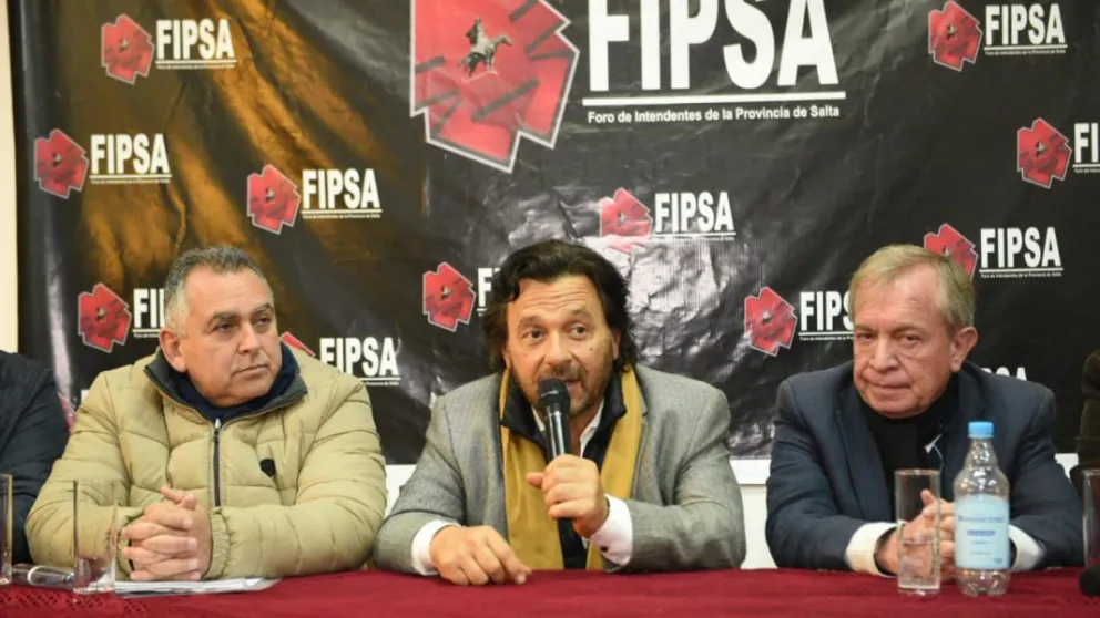 Gustavo Sáenz participó de la asamblea del Foro de Intendentes donde se eligieron autoridades