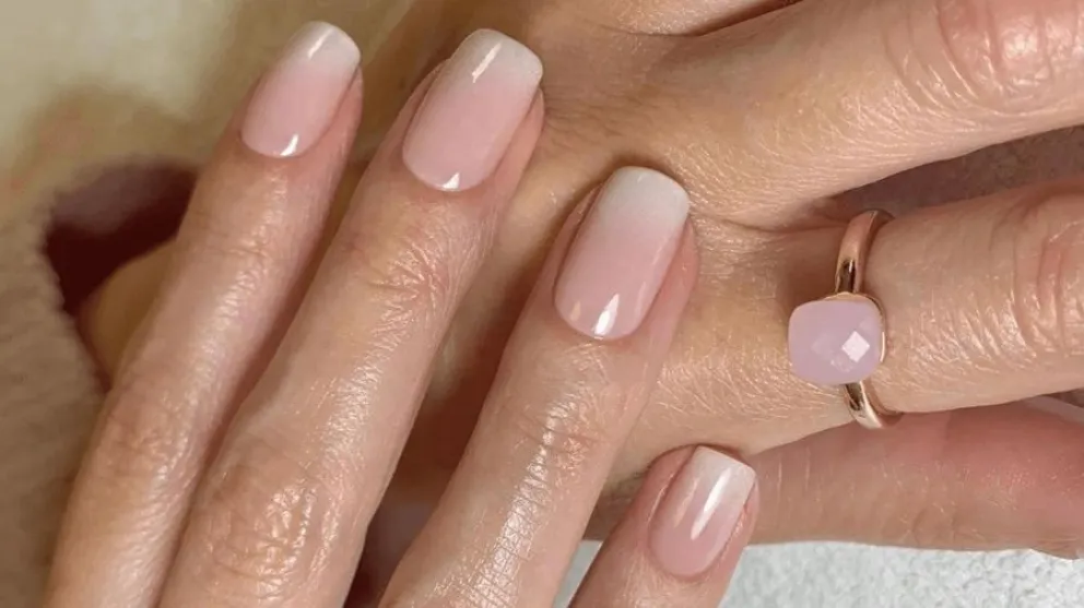 Nail Art-milky nails