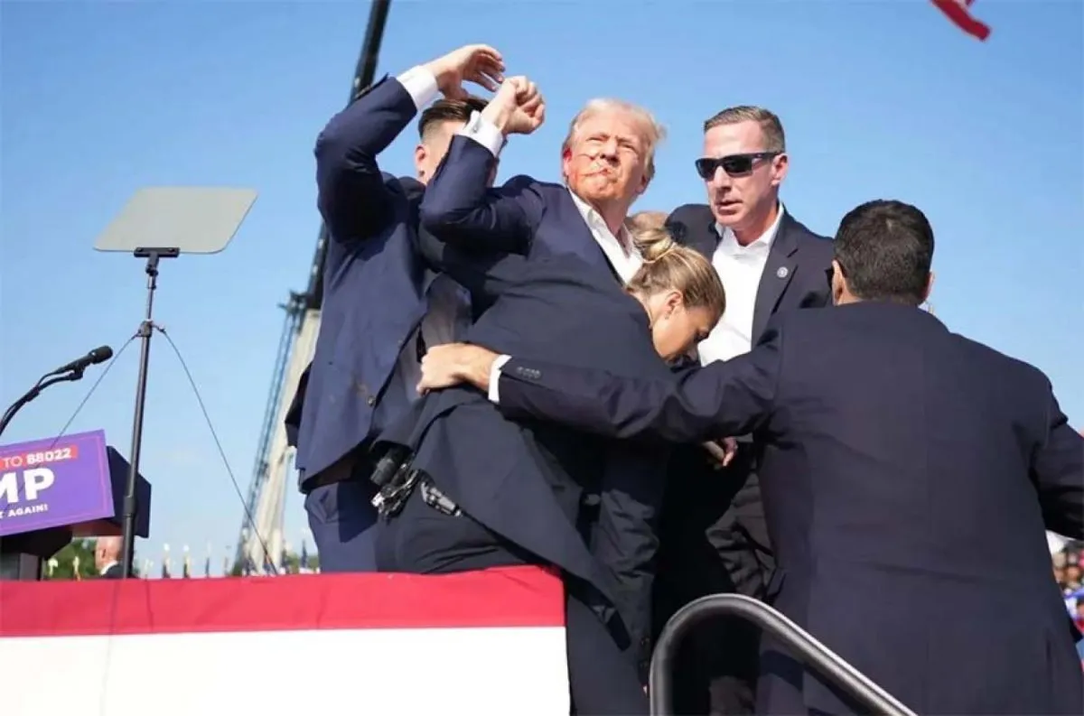 DONALD TRUMP ATENTADO ACCIDENTE
